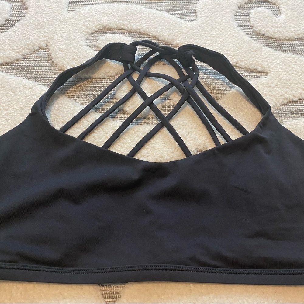 Lululemon Like new Size 10 Free to Be Bra